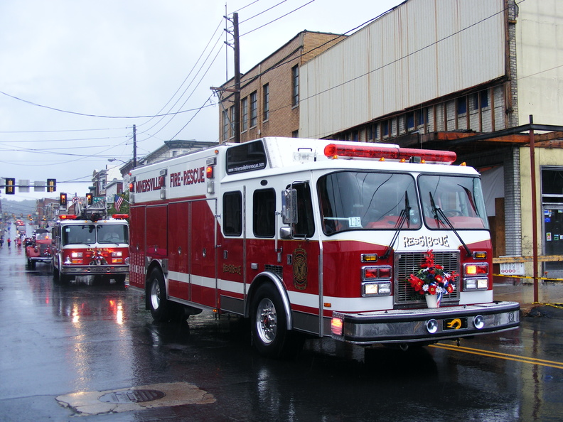 9 11 fire truck paraid 071